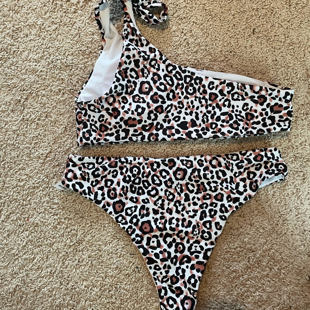 Cheetah Bikini Set🐆 - Picture 2 of 2